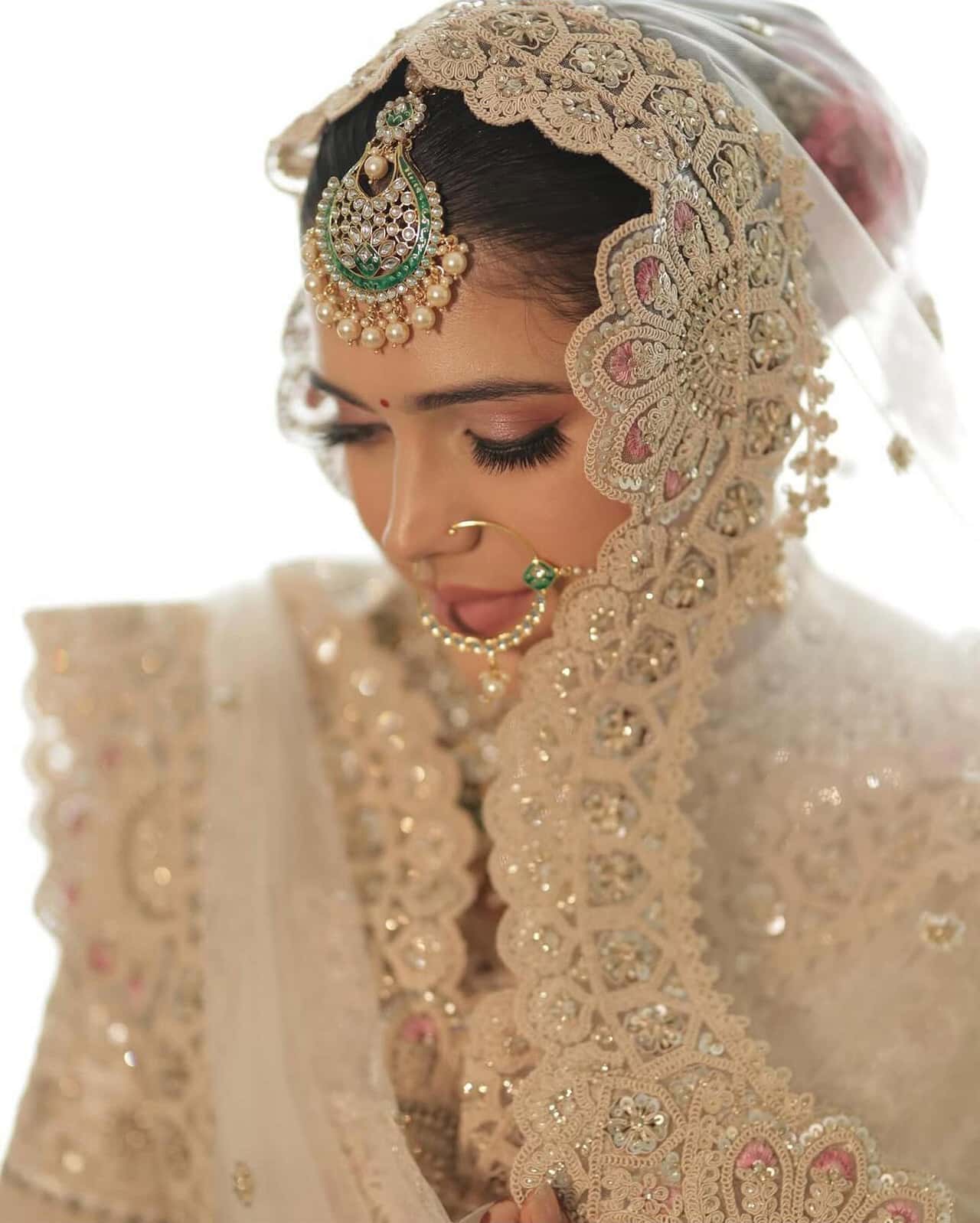 HD and airbrush bridal skin finish, close-up